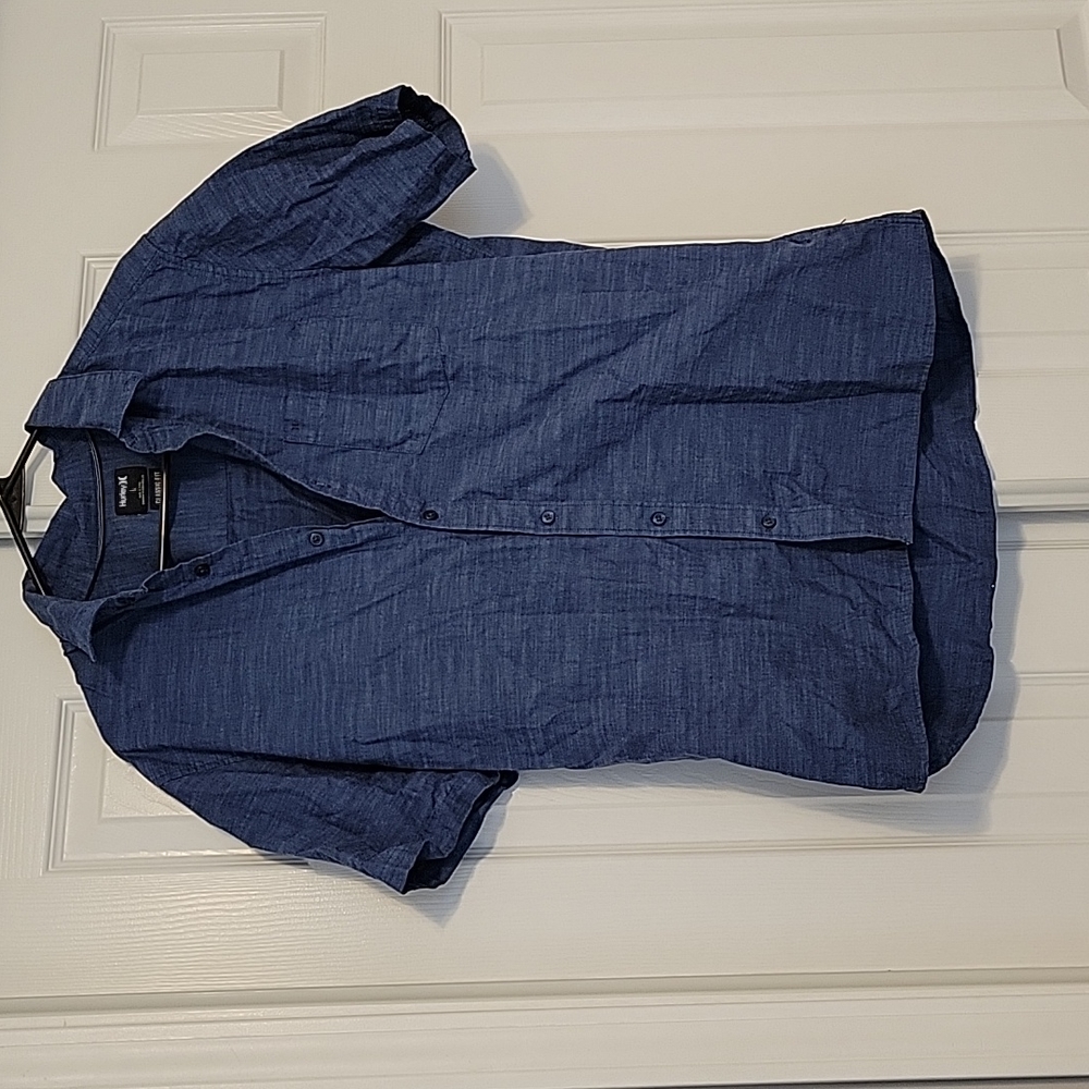 Men's Hurley Classic Fit Short-Sleeve Button Down Blue in Large